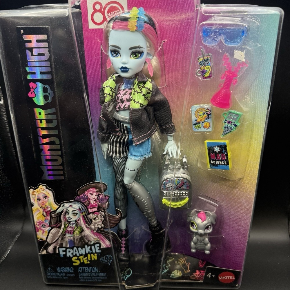 Monster High Frankie Stein Core Refresh Fashion Doll w/ Pet Watzie HXH73 Access.